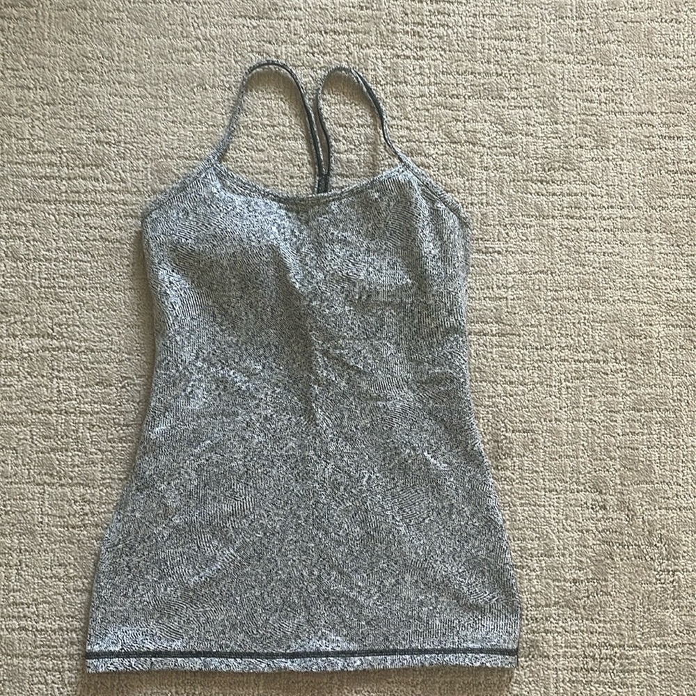 Lululemon tank top size 6